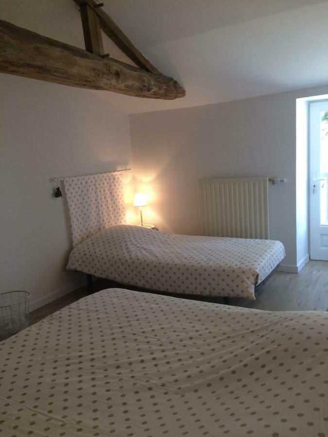 Le Petit Monty Gite Cote Etang Saint-Malo-du-Bois Exterior photo