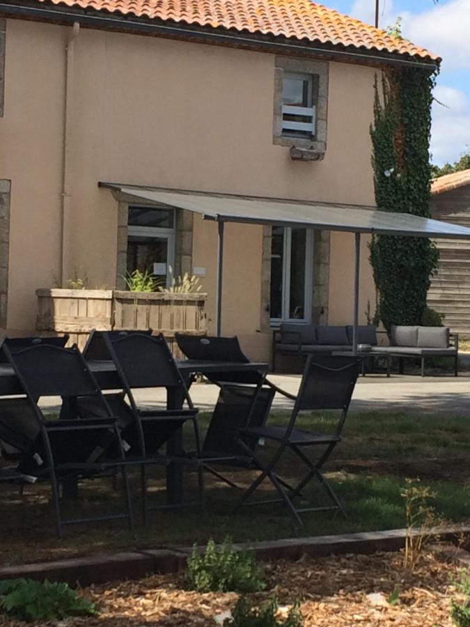 Le Petit Monty Gite Cote Etang Saint-Malo-du-Bois Exterior photo